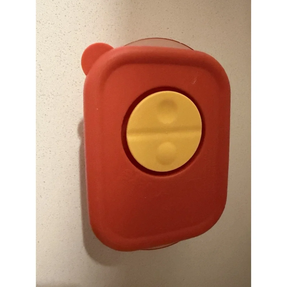 Tupperware Rock 'N Serve 1 Cup Container #3387A and Lid 3388A